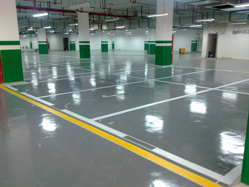 環(huán)氧地坪施工過(guò)程中控制漆膜標(biāo)準(zhǔn)化的技巧