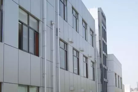 外墻氟碳漆在噴涂施工中應注意的9大事項